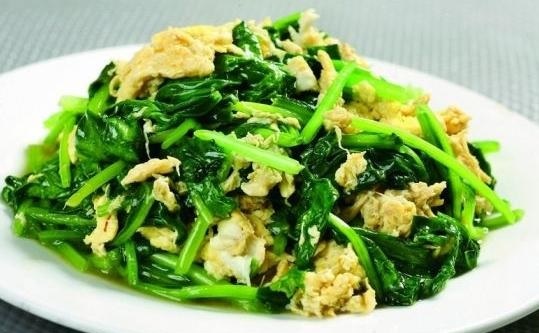 菠菜配什么菜炒好吃，菠菜鸡蛋汤